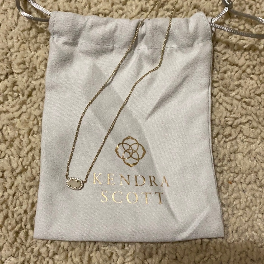 Kendra Scott Chelsea Gold Pendant Necklace